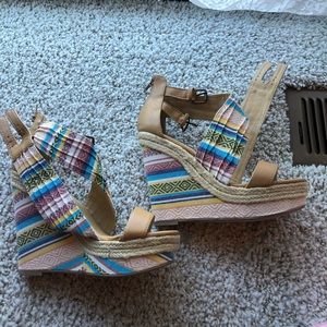 Tribal patterned wedges